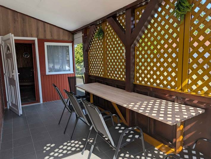 Ferienhaus mit großem Garten, WLAN und Klimaanlage in Balatonfenyves, Plattensee Südufer