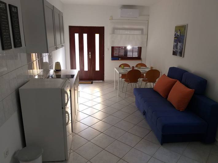 Ferienwohnung für 2 Personen, mit Balkon/Terrasse in Njivice
