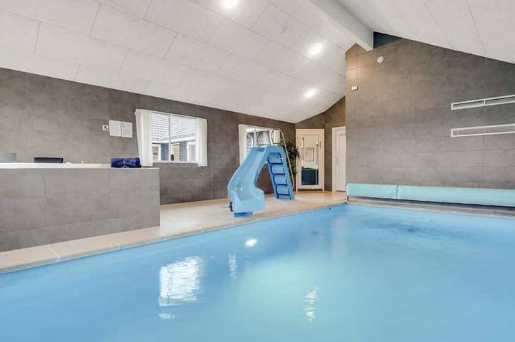 Ferienhaus für 20 Personen, mit Garten und Sauna sowie Terrasse