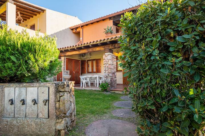 Casa vacanze Li Piri con giardino, terrazza, Wi-Fi e aria condizionata in San Teodoro, Olbia-Tempio