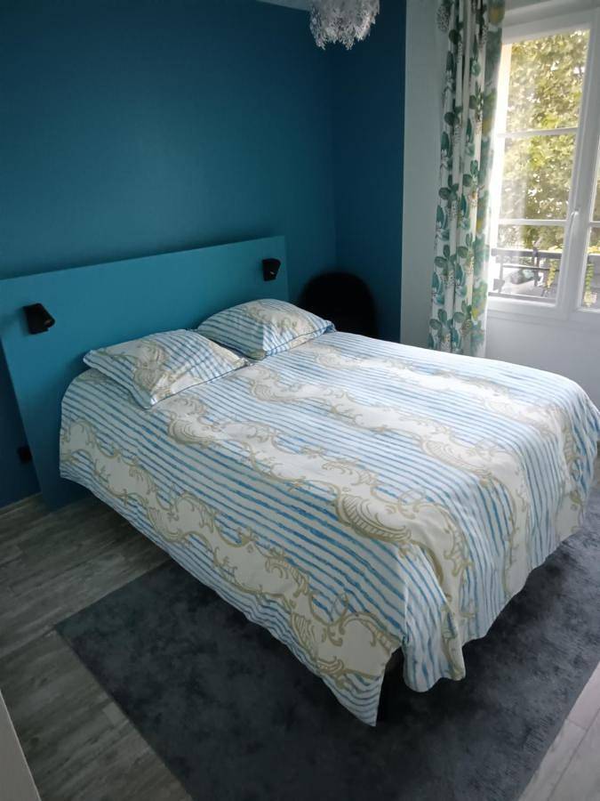 Location de vacances pour 2 personnes, avec terrasse ainsi que jardin et vue dans Aéroport d'Orly - 4