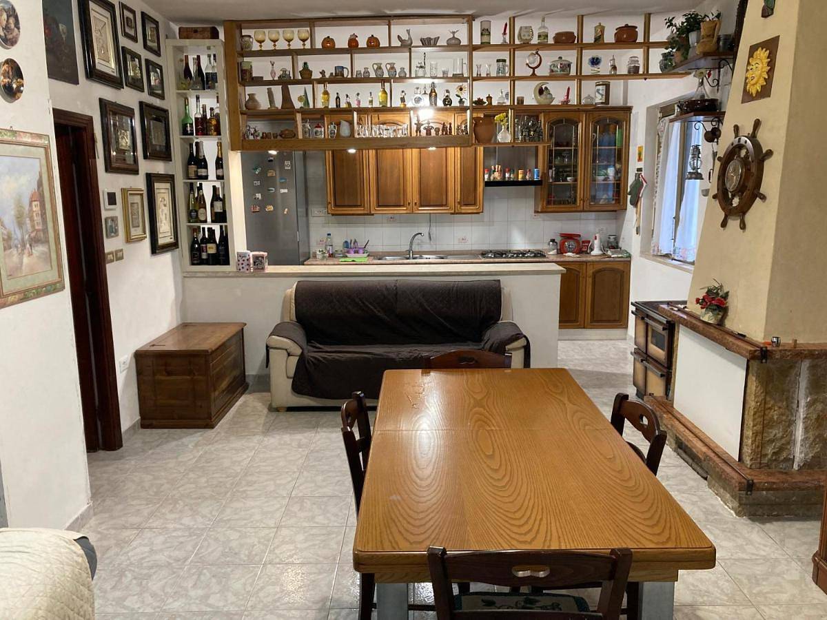 Casa Ginevra in Lago Lungo (Latina), Fondi