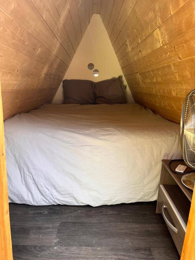 Tente pour 2 personnes, avec jardin et piscine ainsi que vue et sauna, animaux acceptés dans Auvergne-Rhône-Alpes - 4