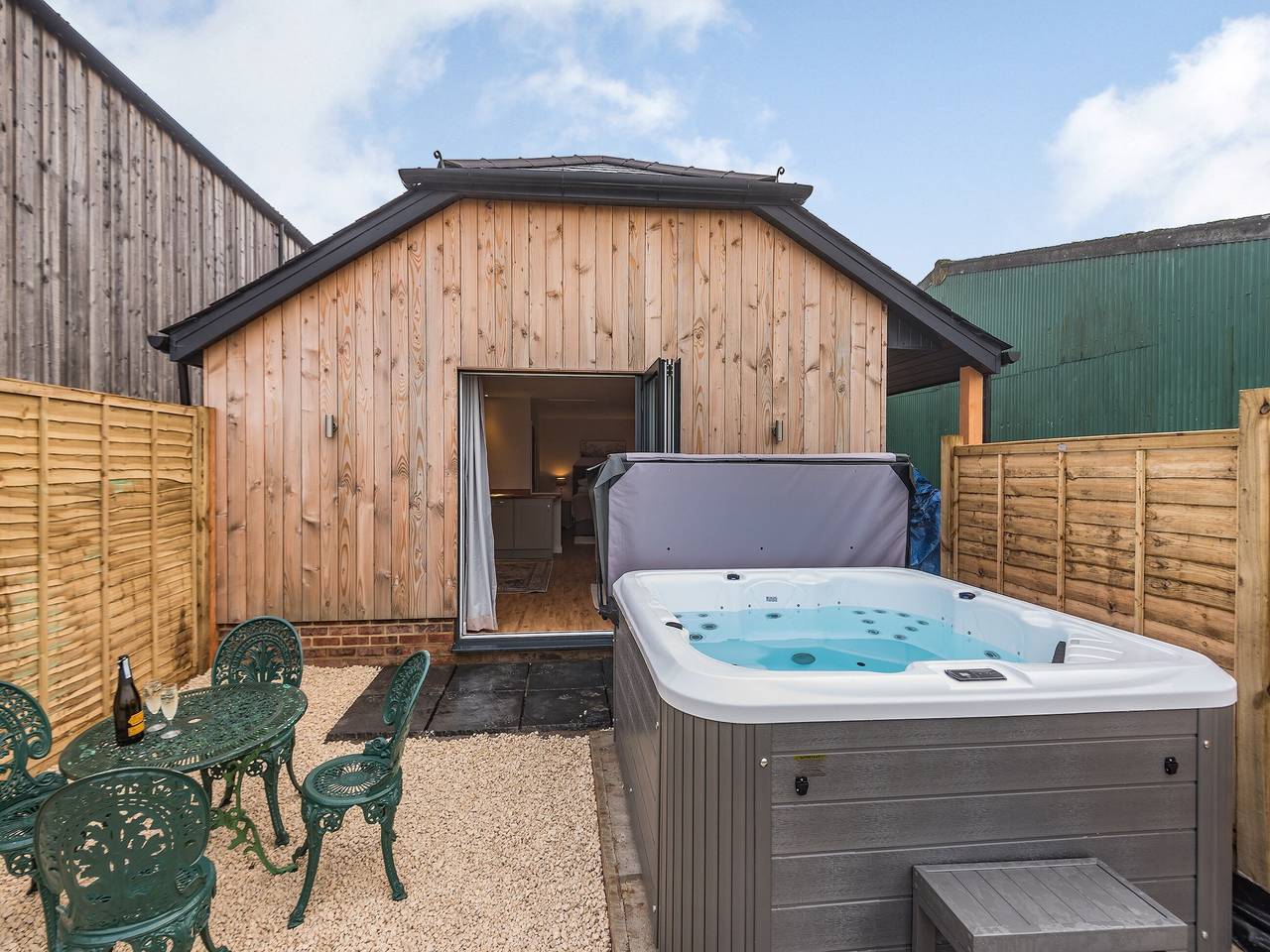 Valley View Cottage-Ukc5157 in Wiltshire