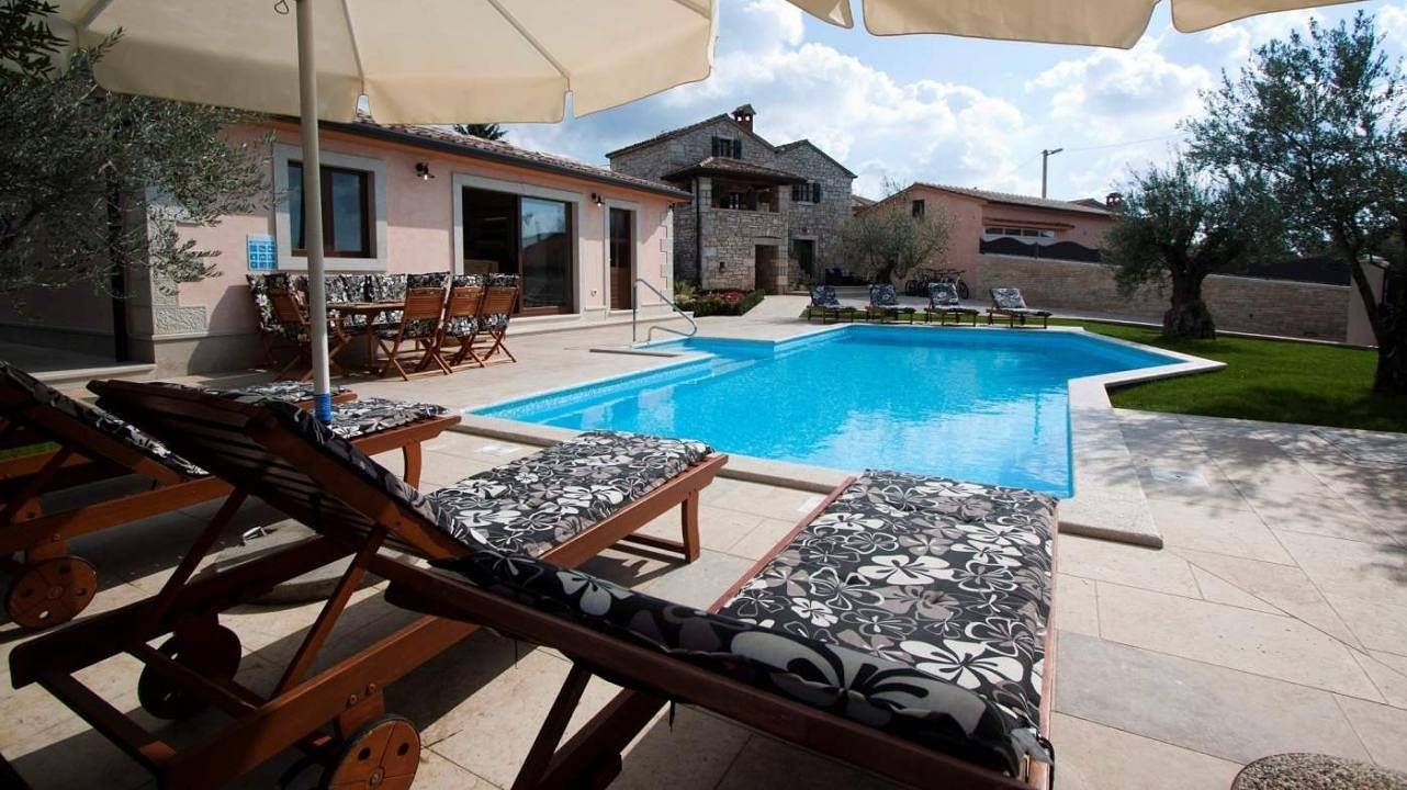 Authentische Villa Ulika mit Pool und Whirlpool in Anzici, Zentralistrien