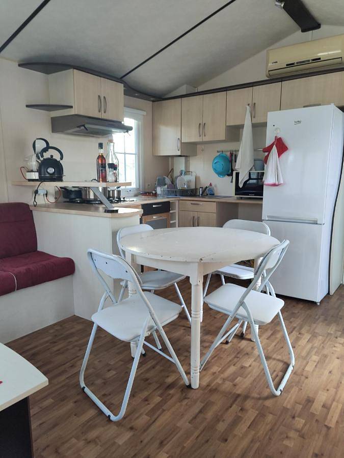 Camping pour 4 personnes, avec jardin et jacuzzi ainsi que terrasse et piscine à Gassin - 3