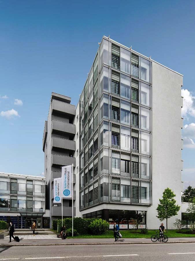 Apartmenthaus international in Munich Moosach, Múnich