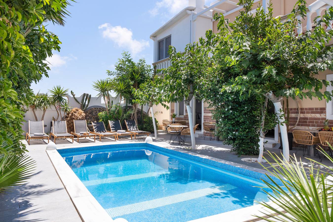 Ganzes Studio, Einzimmerapartment 'Danae Villa Double Room 8' mit Gemeinschaftspool, Wlan und Klimaanlage in Santorin