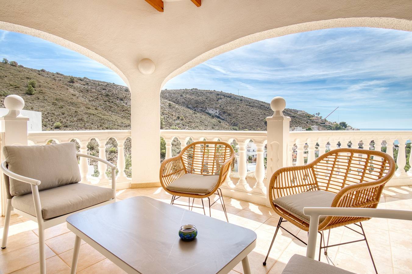 Villa 'Mar' with Sea View, Wi-Fi and Air Conditioning in Valle del Portet, Teulada (Spain)