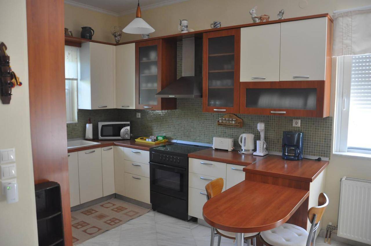 Ganze Wohnung, Two-Bedroom Apartment in Asini, Argolis