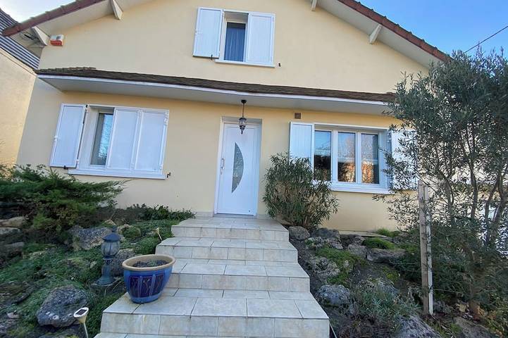 Location de vacances pour 2 personnes, avec Jacuzzi et Jardin à Livry-Gargan
