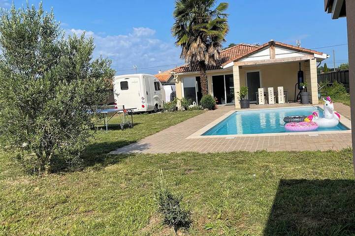 Location de vacances pour 5 personnes, avec Piscine à Cadillac-en-Fronsadais