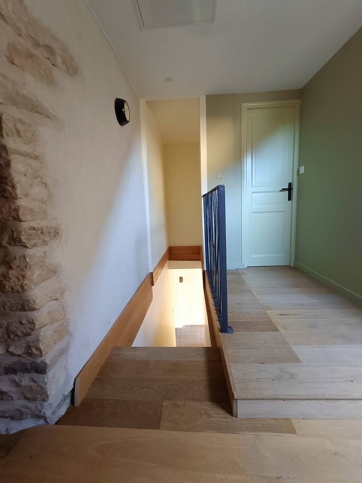 Chambre « Pistache » avec piscine partagée, terrasse commune et Wi-Fi in Beaumont-sur-Grosne, Région de Chalon-sur-Saône