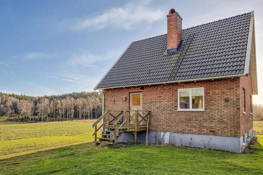 Schönes Haus mit 3 Schlafzimmern in. in Smeviken, Bullarebygden