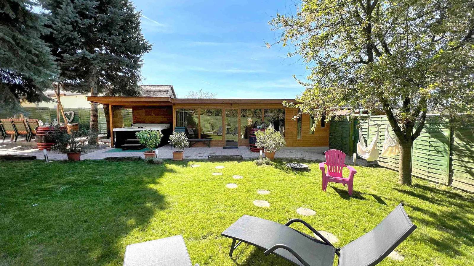 Ferienhaus mit liebevoller Einrichtung, Whirlpool und Sauna  in Kőröshegy, Plattensee Südufer