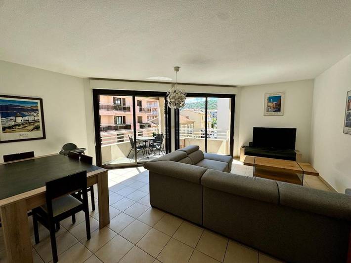 Gîte pour 15 personnes, avec balcon dans Office De Tourisme De Propriano