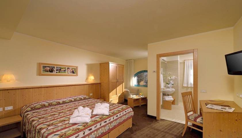 Hôtel pour 2 personnes, avec jacuzzi ainsi que sauna et jardin à Malè - 3