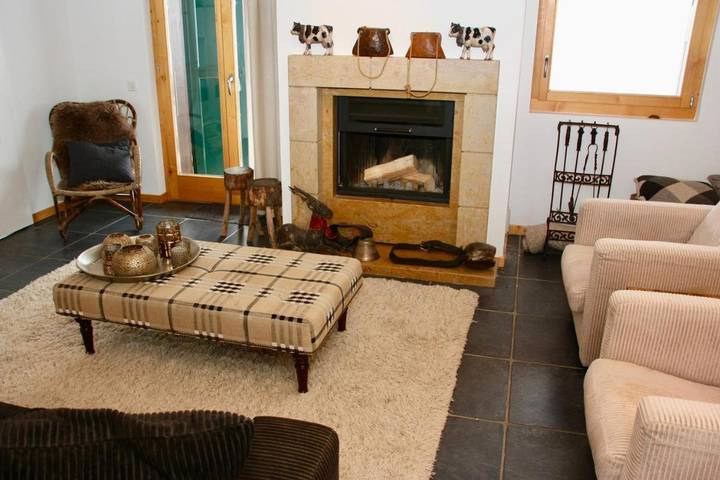 Gîte pour 8 personnes, avec sauna ainsi que terrasse et vue dans Champoussin - 3