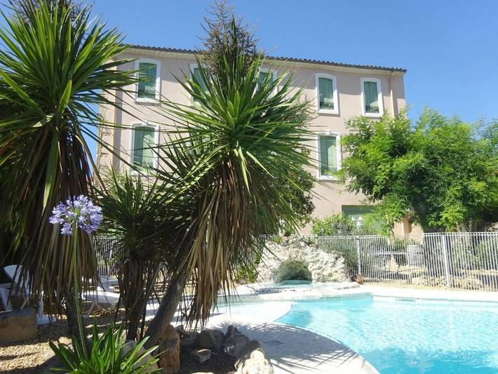 Location de vacances pour 3 personnes, avec vue et jardin ainsi que bassin pour enfant et piscine, adapté aux familles à Pomérols - 4