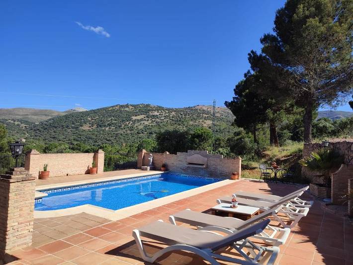Chalet para 10 personas, con jacuzzi además de jardín y piscina en Serranía de Ronda - 4