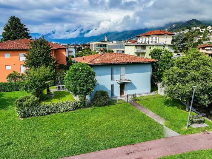 Ferienhaus für 9 Personen, mit Balkon und Garten in Ascona