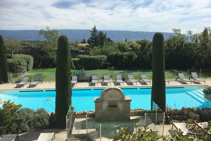 Gîte pour 4 personnes, avec Terrasse et Piscine à Gordes