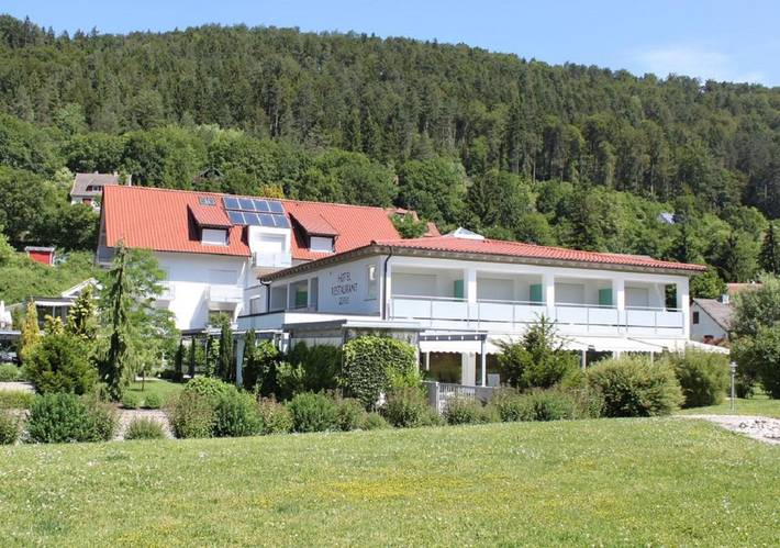 Hôtel pour 4 personnes, avec jardin et sauna ainsi que vue et piscine