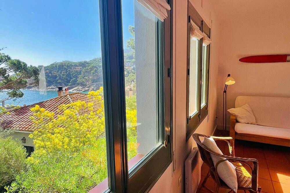 Entire apartment, T3 · Charming seaside escape with stunning views in Aigua Xelida, Tamariu