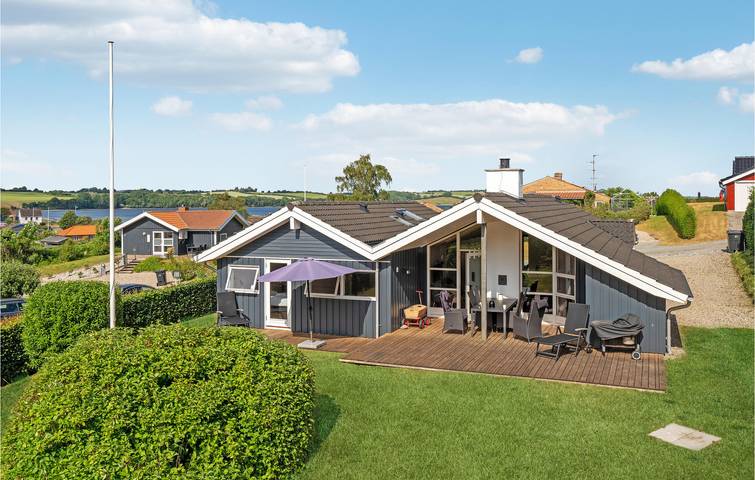 Ferienhaus für 8 Personen, mit Sauna und Terrasse sowie Whirlpool und Garten in Vemmingbund