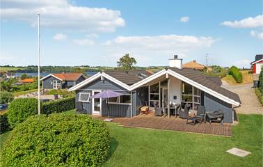 Ferienhaus für 8 Personen, mit Whirlpool und Sauna sowie Terrasse und Garten in Vemmingbund