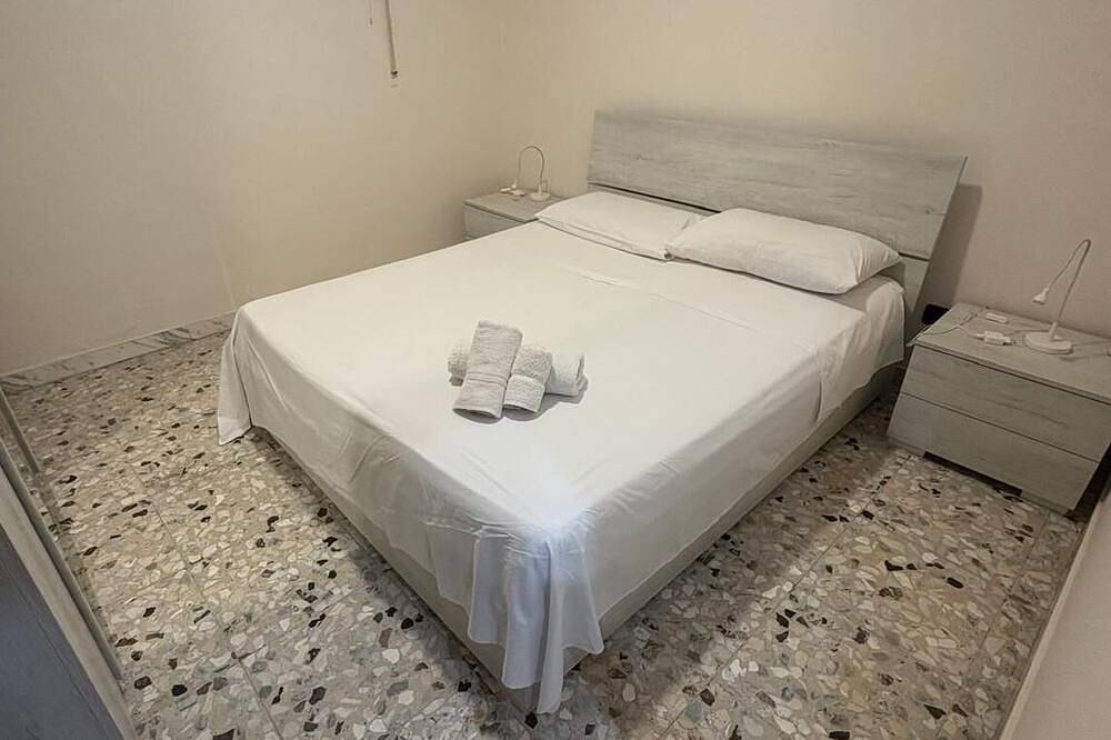 Entire apartment, A spacious and well furnished apartment, perfect for families or groups of friends. in Pulsano, Gulf of Taranto