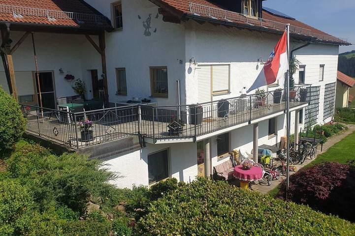 Ferienwohnung für 5 Personen, mit Balkon und Garten in Wegscheid