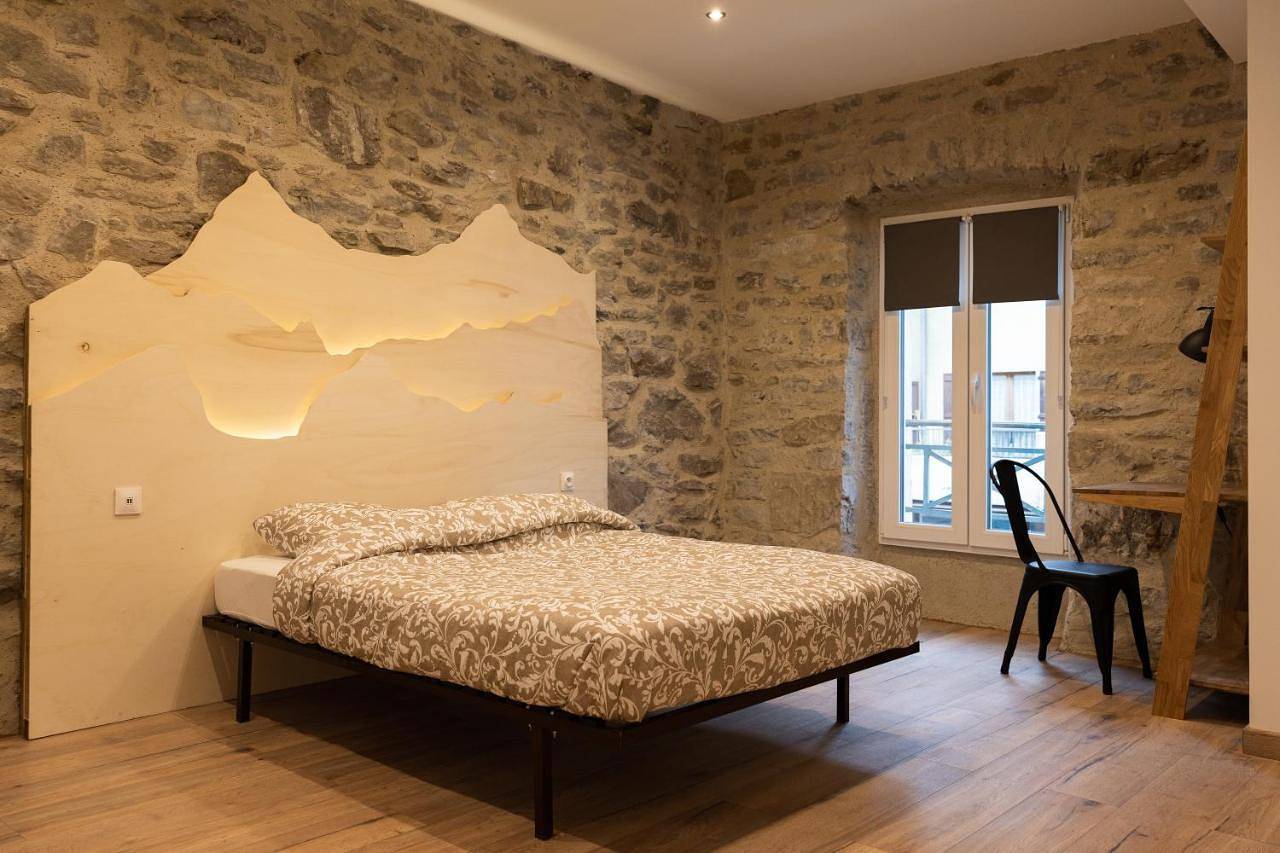 Appartement entier, 1 Appartement Ou Chambres privées en centre ville Choisissez Une option in Bonneville, Région de Bonneville