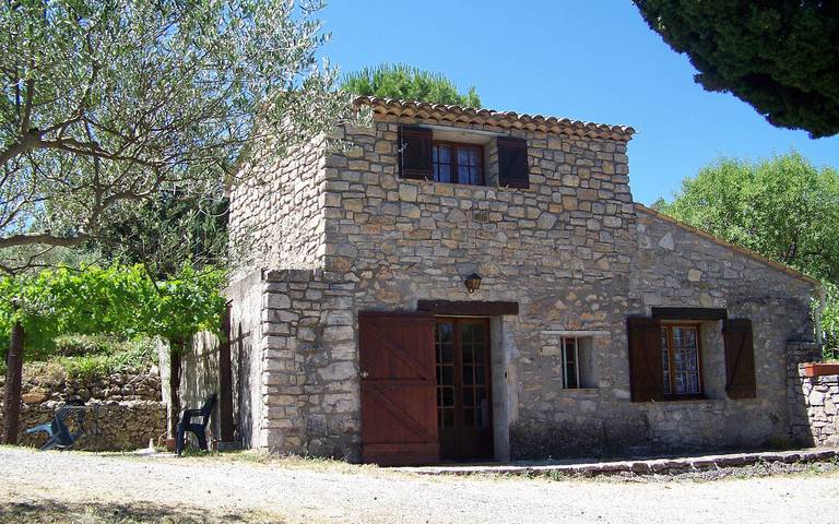 Gîte pour 4 personnes, avec vue ainsi que terrasse et jardin, animaux acceptés dans le Var - 3