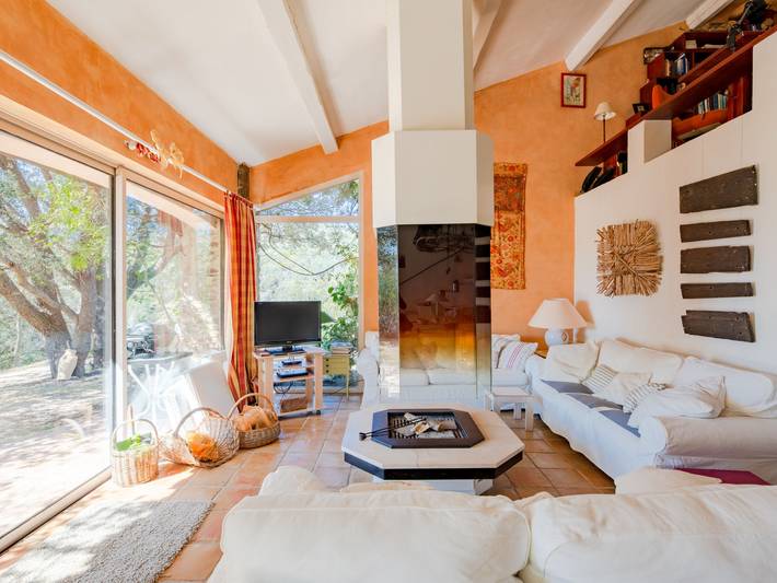 Location de vacances pour 6 personnes, avec jardin ainsi que vue et terrasse à La Garde-Freinet - 4