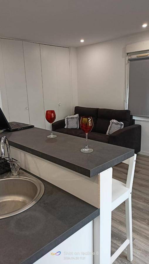 Appartement entier, Studio Apartment in Sarcelles, Val-d'Oise
