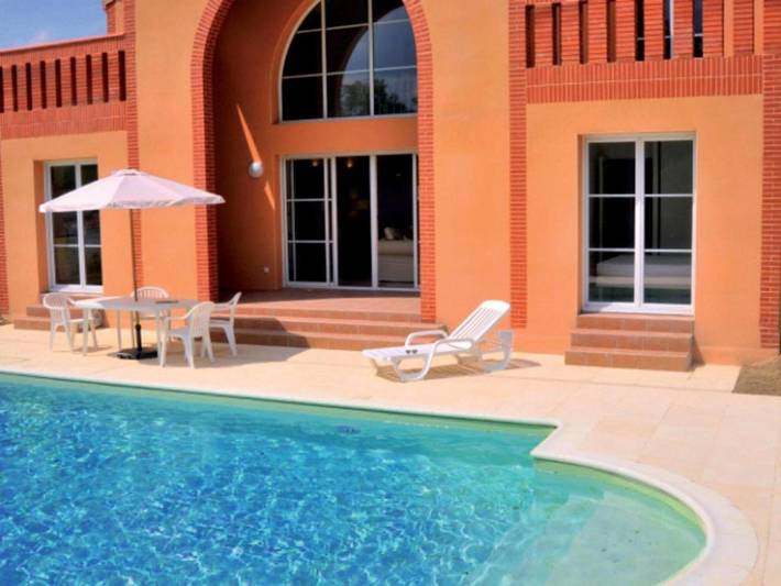 Villa pour 8 personnes, avec Terrasse et Piscine dans le Tarn