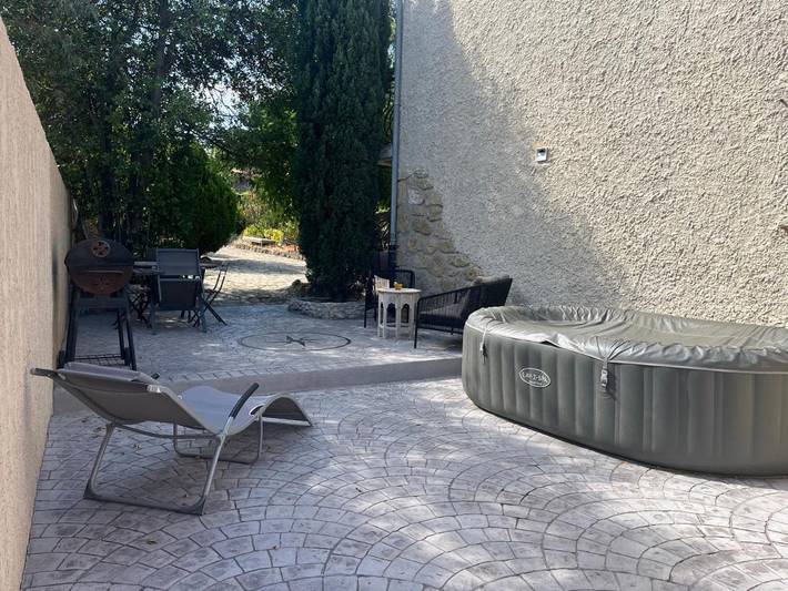 Gîte pour 4 personnes, avec terrasse ainsi que jacuzzi et jardin à Lançon-Provence - 3