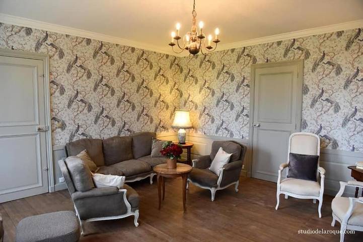 Chambre Camélia, Vue sur les jardins, élégance au Domaine de la Briouse in Sanxay, Vienne (France)
