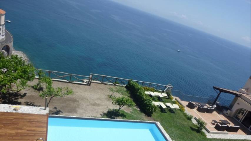 Villa pour 22 personnes, avec terrasse ainsi que jardin et piscine à Amalfi - 2