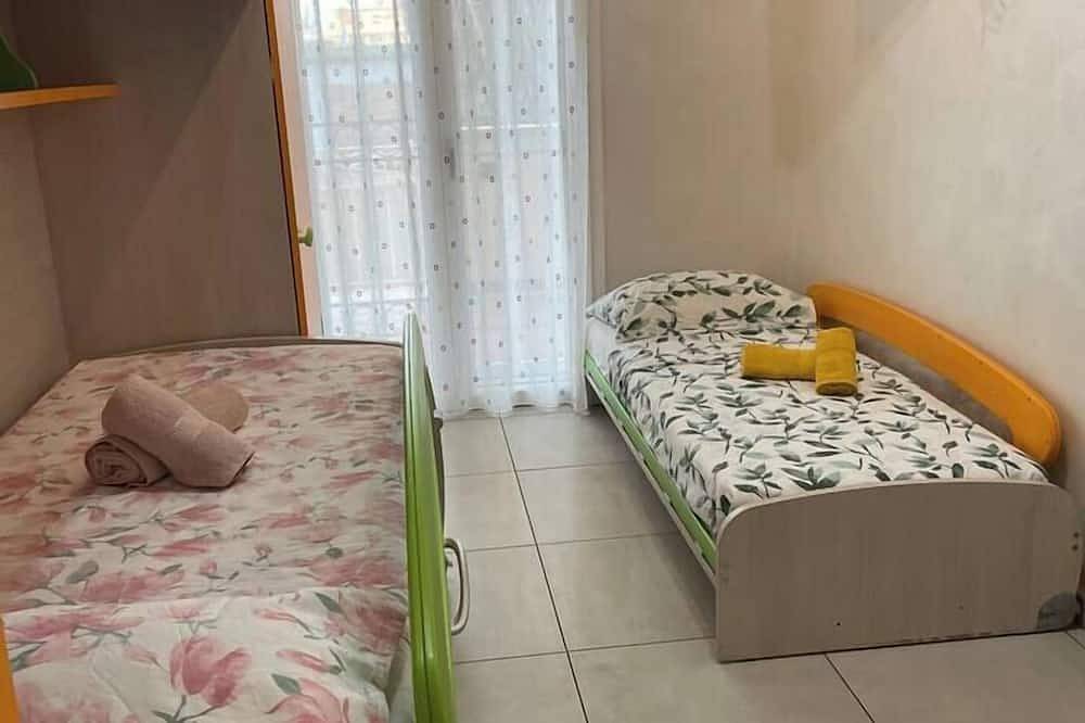 Ganze Wohnung, Home parking near the Airport and beach in Fiumicino, Rom Provinz