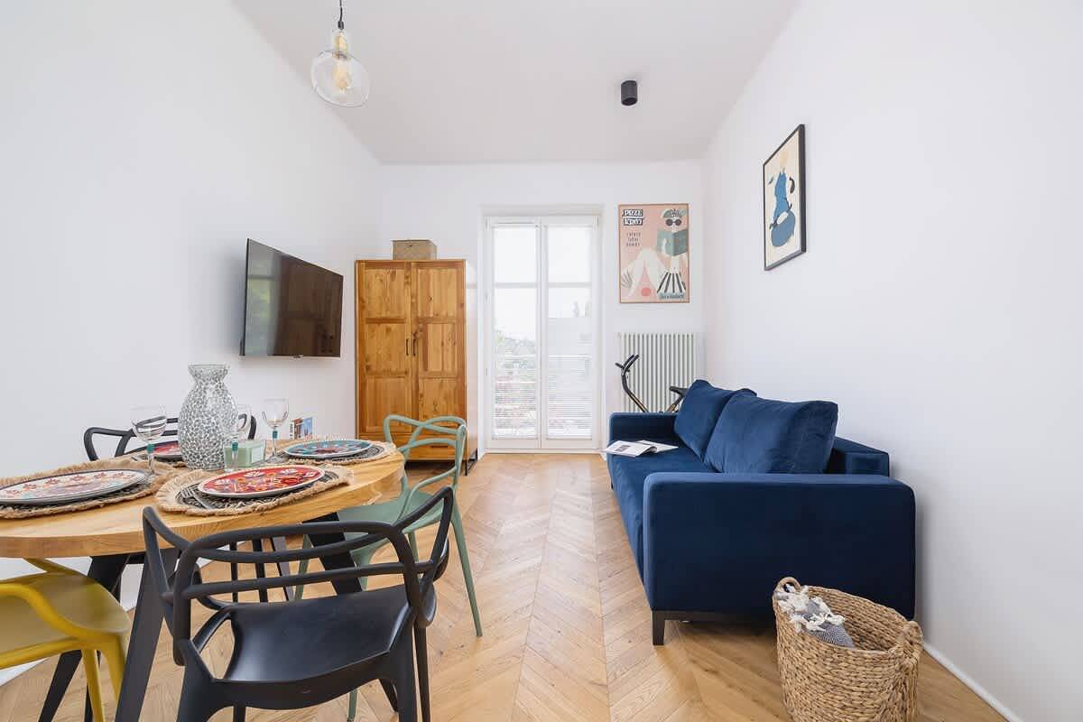 Cały apartament, Compact Apartment with Balcony | Close to Convention Center in Dębniki, Kraków