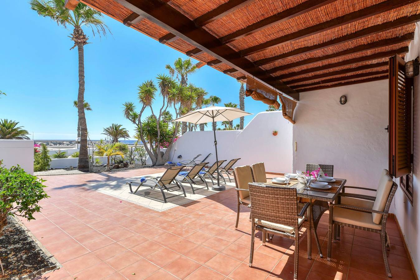 Ganze Wohnung, Ferienwohnung "Puerto Chico 2" mit Balkon, Meerblick, Gemeinschaftspool und Wlan in Playa Blanca, Yaiza
