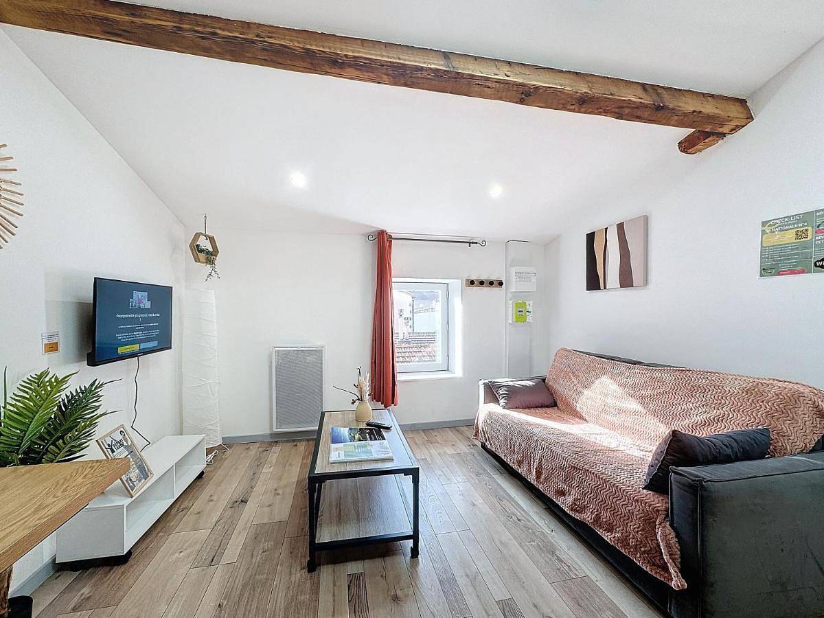 Appartement entier, One-Bedroom Apartment in Royat, Parc naturel régional des Volcans d'Auvergne