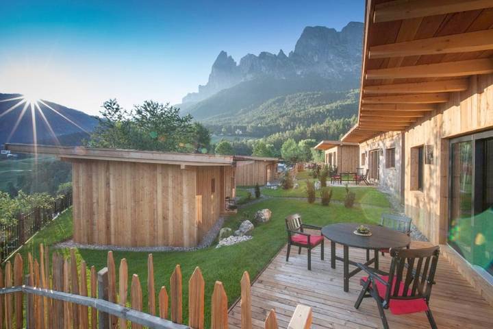 Hütte für 4 Personen, mit Ausblick und Pool sowie Sauna und Terrasse auf der Seiser Alm