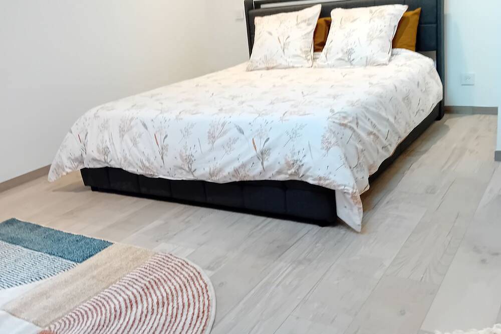 Apartamento entero, New apartment at the foot of the Lectoure ramparts in Lectoure, Gers