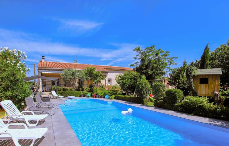 Ferienhaus für 6 Personen, mit Terrasse und Pool sowie Garten - 1