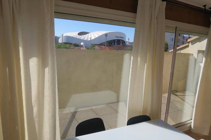 Gîte pour 2 personnes, avec terrasse dans Stade Vélodrome