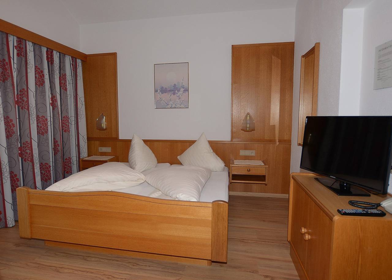 Apartamento vacacional entero, Fewo 2 Pers./Wohn-Schlafraum/Dusche, Wc in Ischgl, Verwall mountains