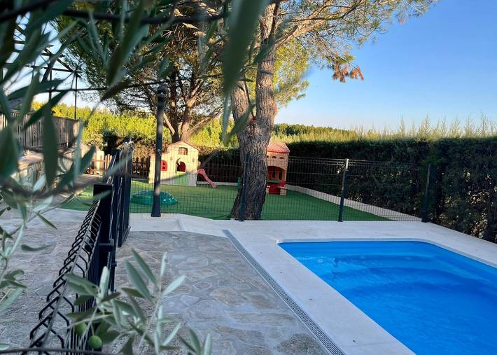 Casa de vacaciones para 8 personas, con terraza además de jardín y piscina en Provincia de Toledo - 2